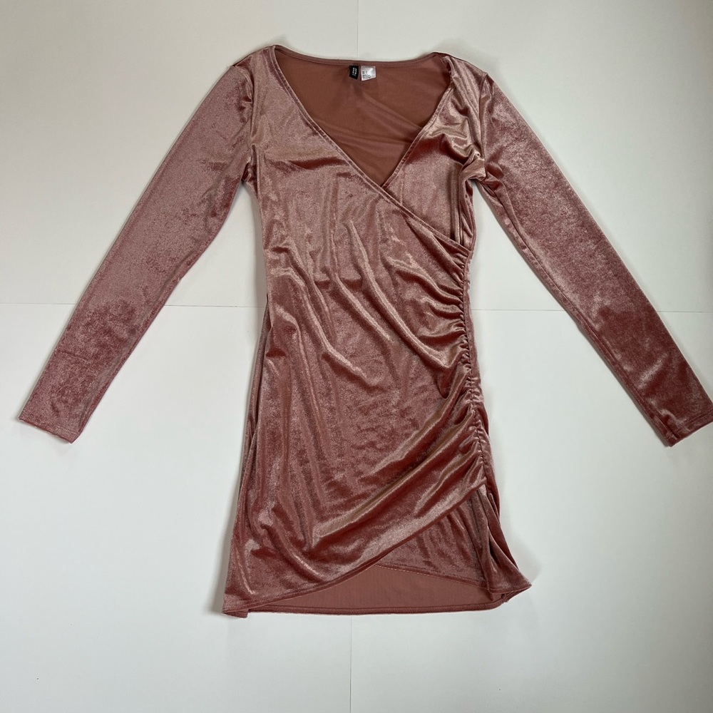 H&M Divided Pink Velvet Wrap Mini Dress Y2K Long Sleeve Valentine’s M 6 Barbie